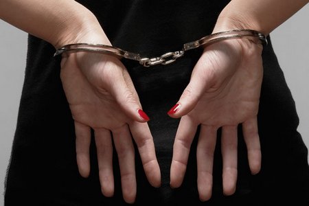 В Гродно разыскивается парень с девушкой в наручниках